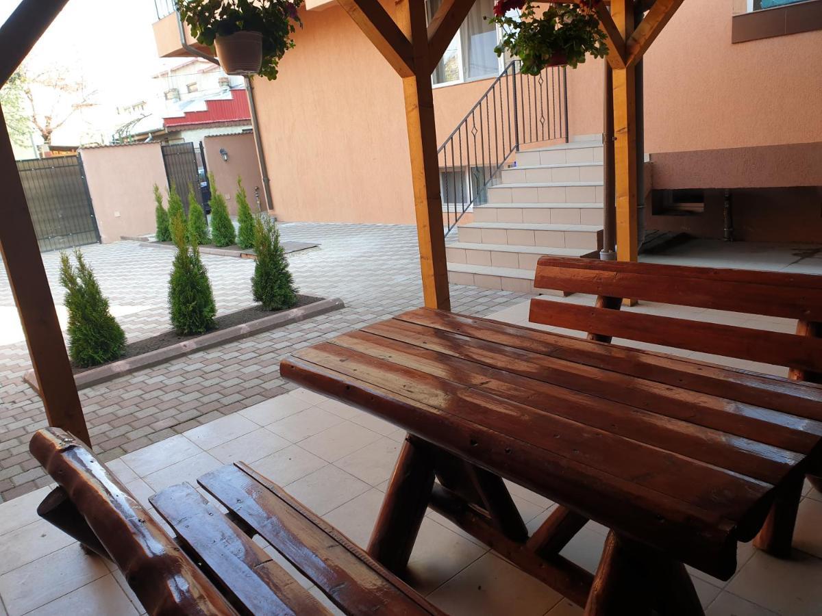 Villa Accommodation Bucarest Exterior foto